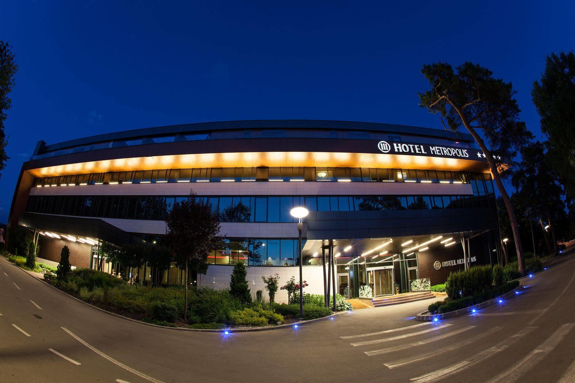 Metropolis Hotel Bistrita  Exterior photo